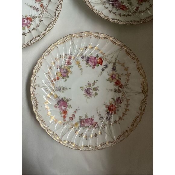 Meissen Porcelain Plates with Floral & Gold Gilt floral hand painted 7.4” - Picture 10 of 10